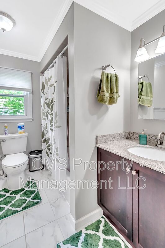 Building Photo - 22 Hickory Ct