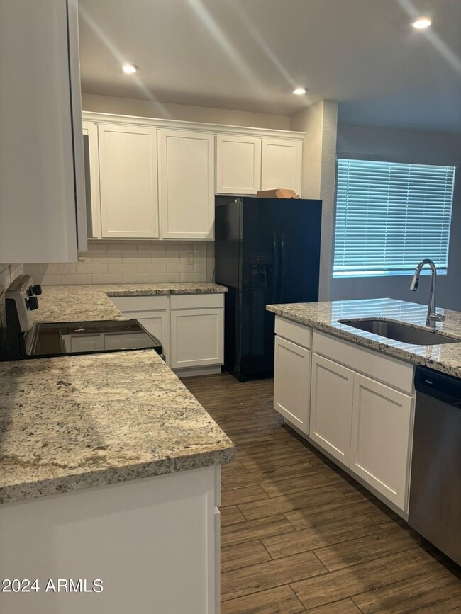 Building Photo - 2002 E Brooklyn Dr