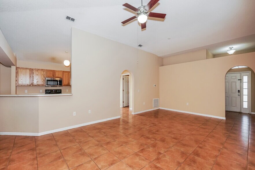 Building Photo - 3525 Stonefield Dr
