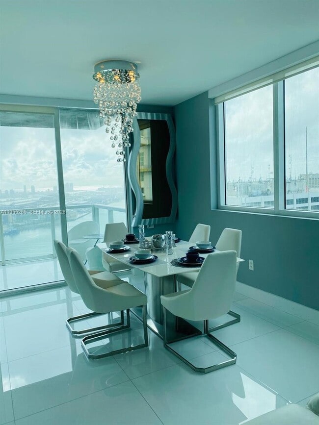 Building Photo - 253 NE 2nd St