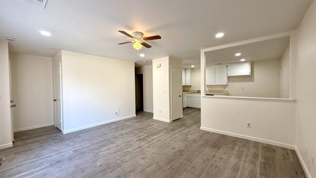 Building Photo - 2447 Knowlwood Dr