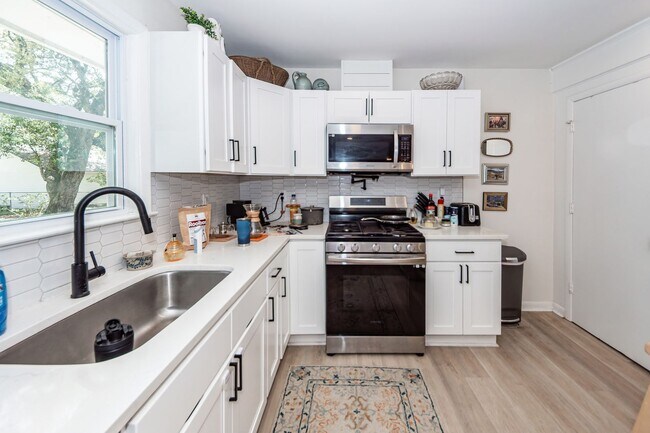 Building Photo - 4 Bedroom, 3 Bathroom Home in Magnolia Ranch - West Ashley