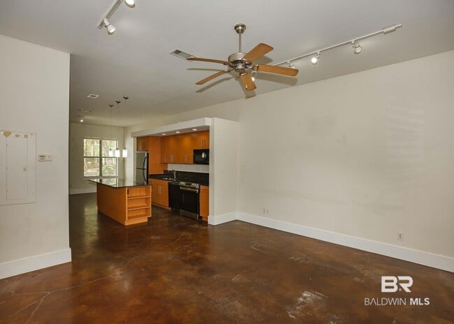 Building Photo - 109 Cody Ln