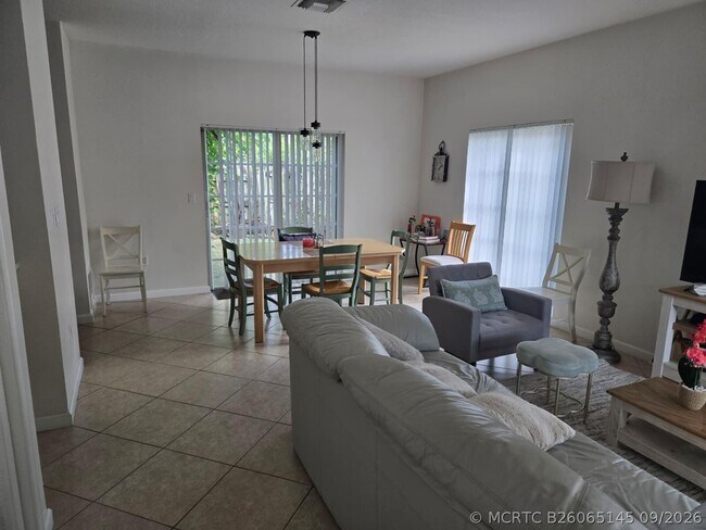 Building Photo - 4225 E Stonecreek Cir