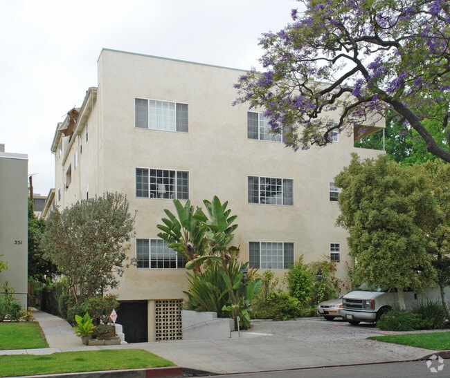 Building Photo - 9152 Alden Dr