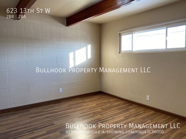 Building Photo - MOVE IN SPECIAL  - $300 off first full mon...