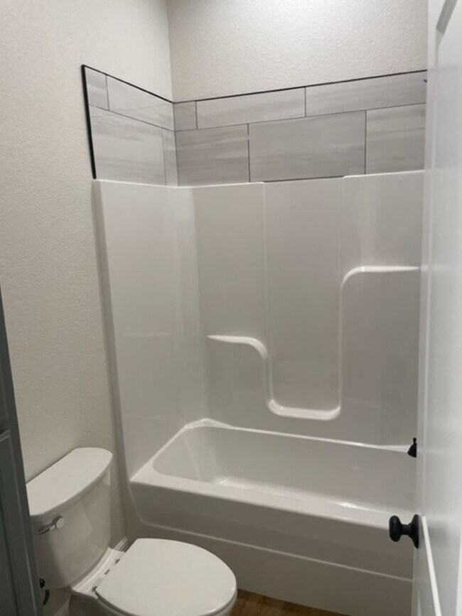 Building Photo - 7328 Mountain View Rd