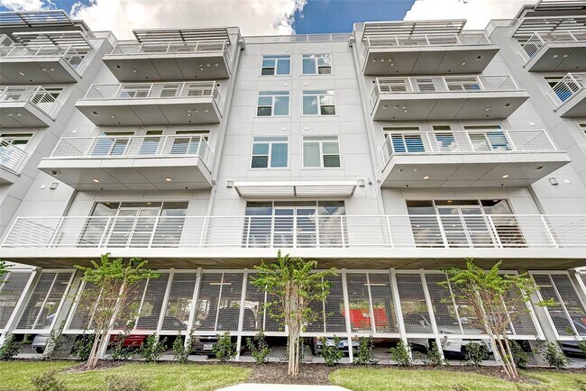 Building Photo - 6955 Turtlewood Dr