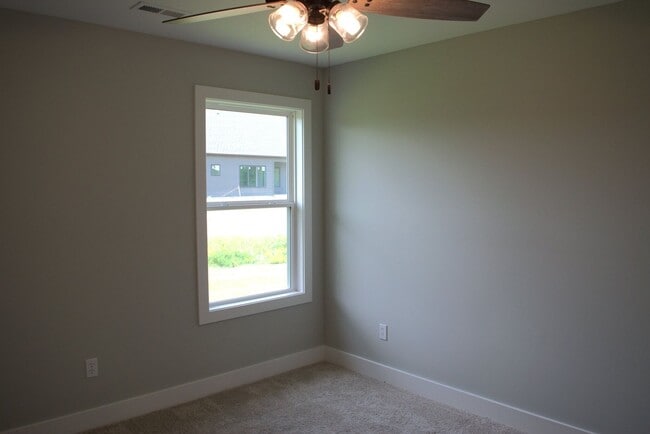 Building Photo - Beautiful 3 Bed 2 Bath Ranch In The Brooks!