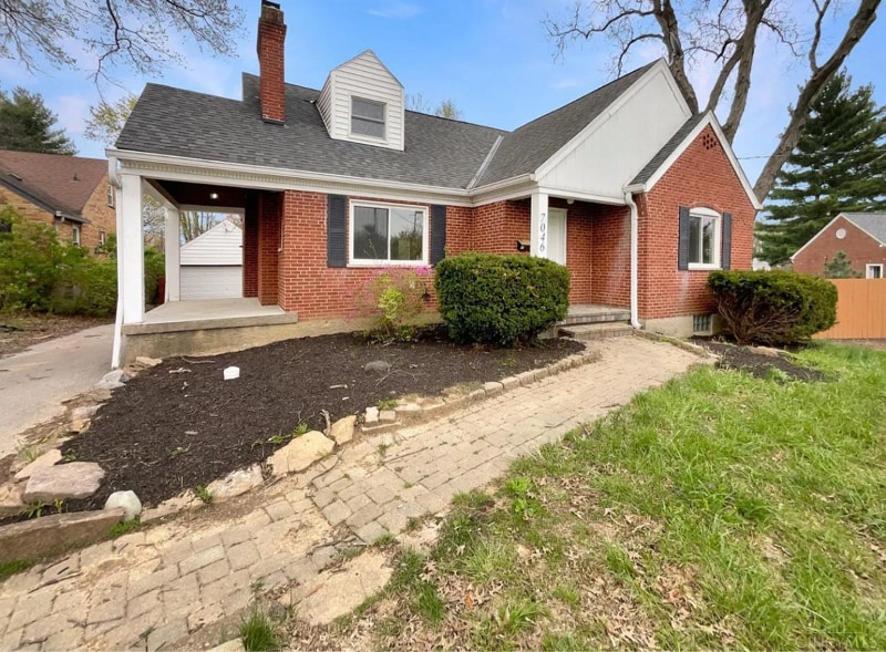 Building Photo - 7046 Beechmont Ave