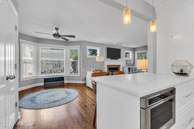 Building Photo - 26 3rd St
