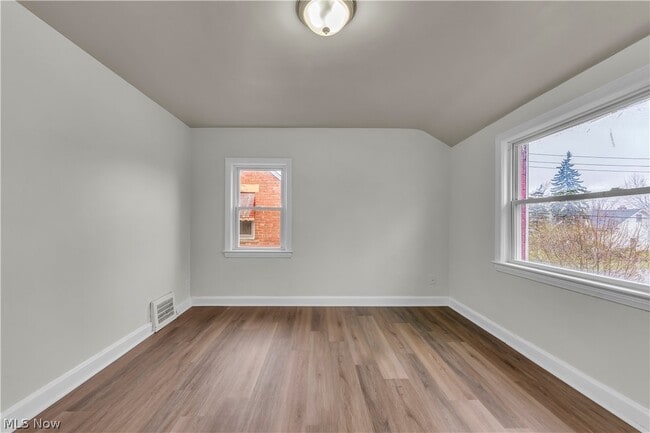 Building Photo - 21206 Hillgrove Ave