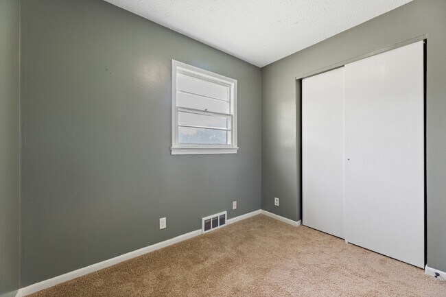 Building Photo - 4655 Curtis Ave