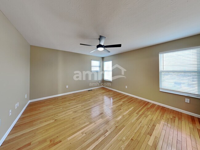 Building Photo - 447 Hartford Ct