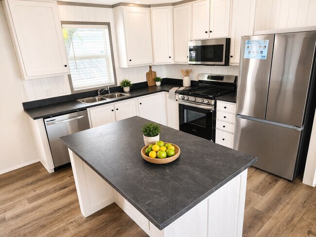 Building Photo - 5168 Champagne Dr