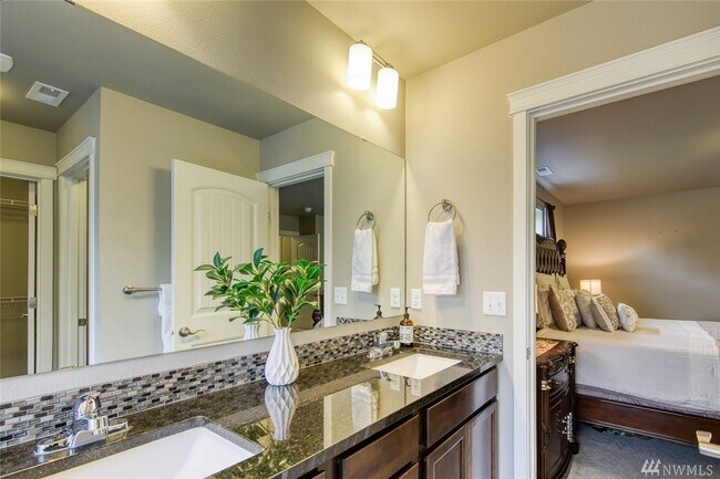 Building Photo - 3746 Maritime Dr SW