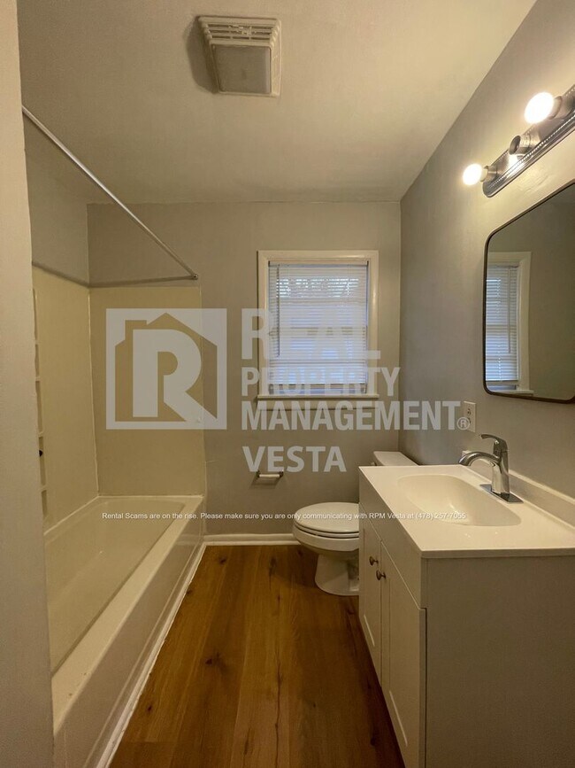 Building Photo - 4382 Summerhill Dr