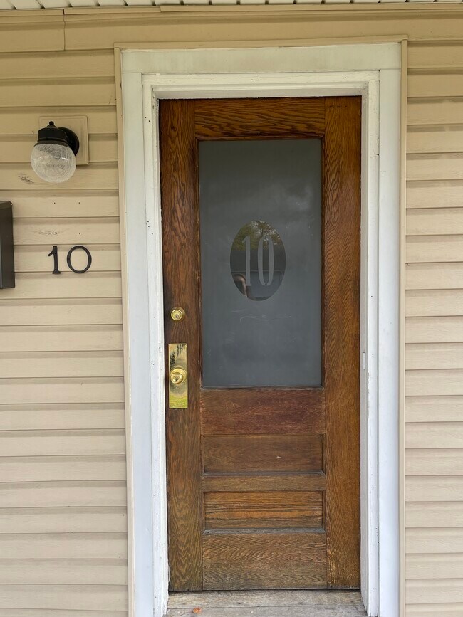 Building Photo - 10 S Preston St