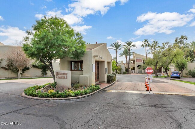 Building Photo - 3057 E Rose Ln