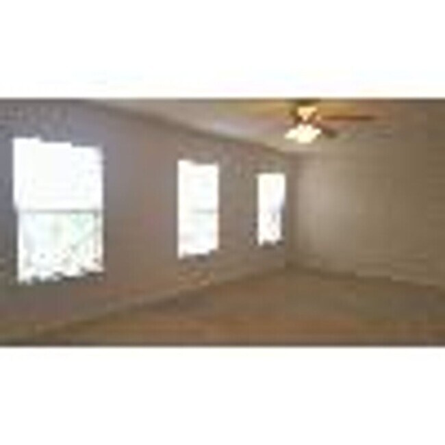Building Photo - 204 Ashmore Ln