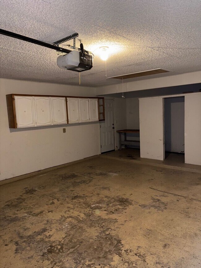 Building Photo - 3 Bedroom 2 Bathroom Georgetown Home