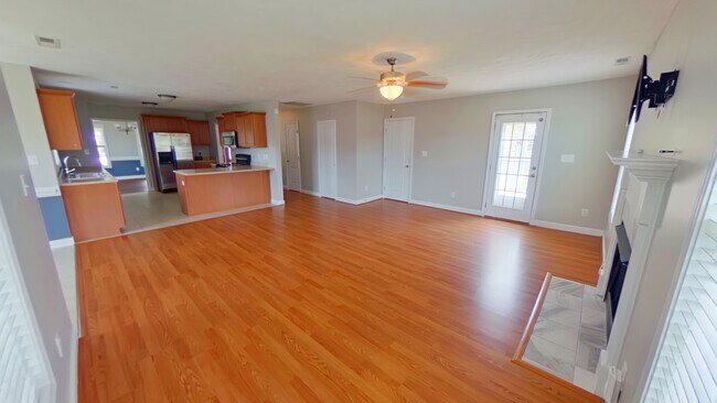 Building Photo - 622 Thorncliff Dr