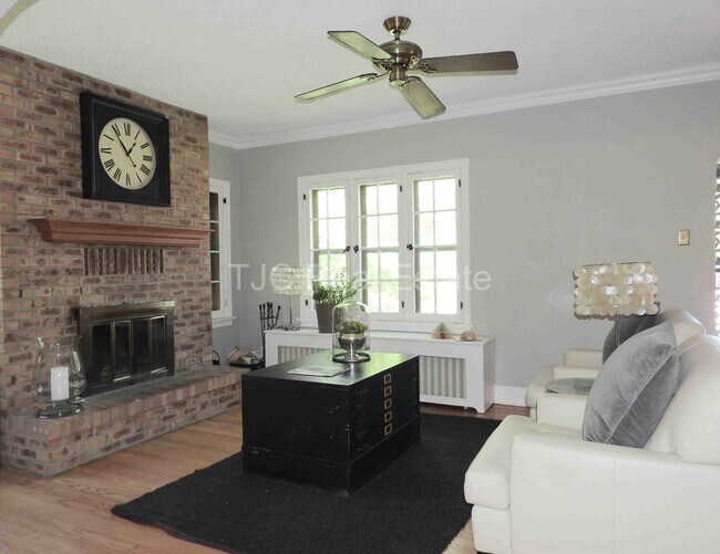 Building Photo - Park Hill Home For Rent