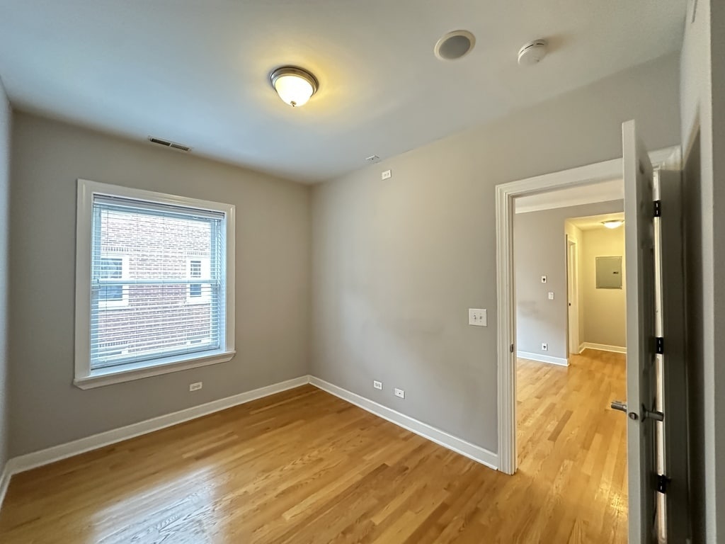 Building Photo - 3256 N Clifton Ave