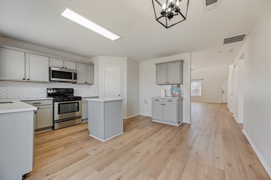 Building Photo - 4313 Hawk Ln