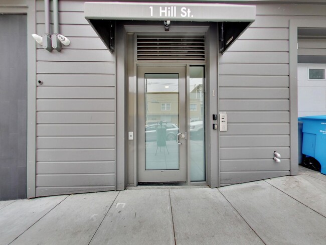 Building Photo - 1 Hill St