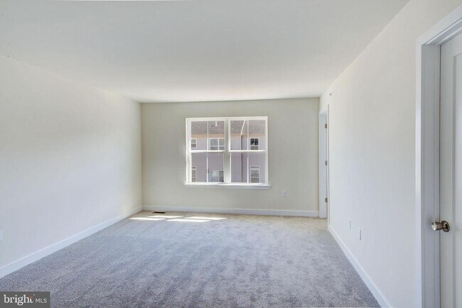 Building Photo - 29 Independence Ct