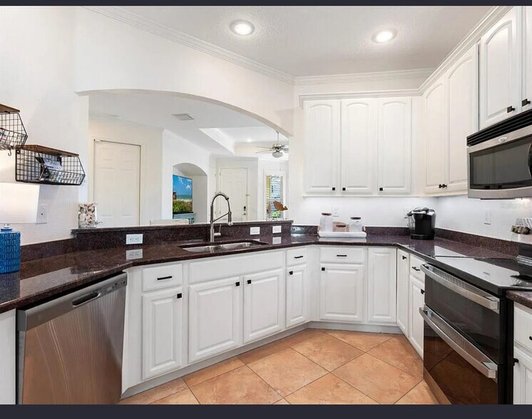 Building Photo - 1164 Beachcomber Ct