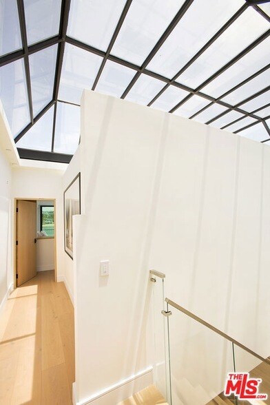 Building Photo - 642 Via Lido Nord