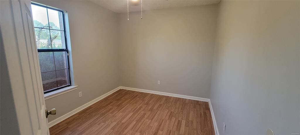 Building Photo - 135 Daffodil Dr