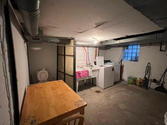 Building Photo - 41 S 13th St