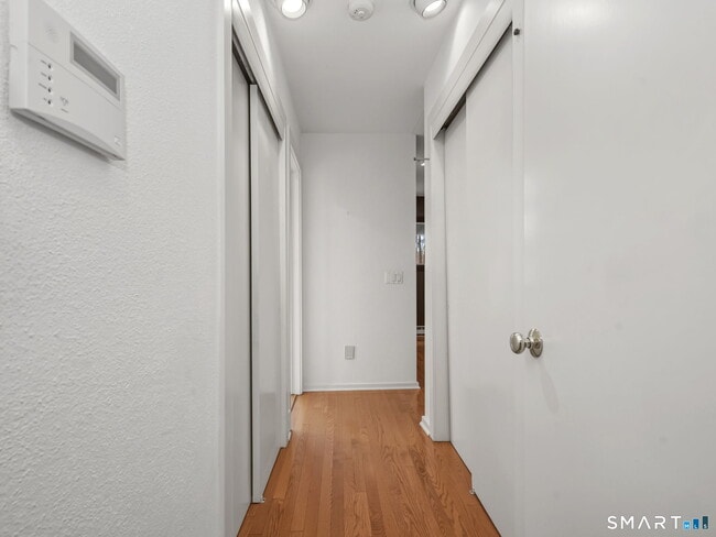 Building Photo - 484 Cognewaugh Rd