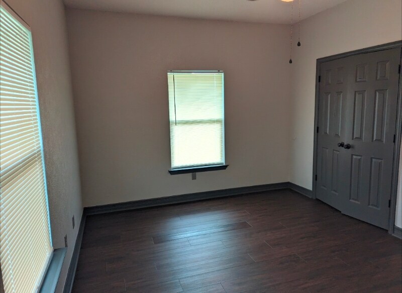 Building Photo - 723 S 33rd St