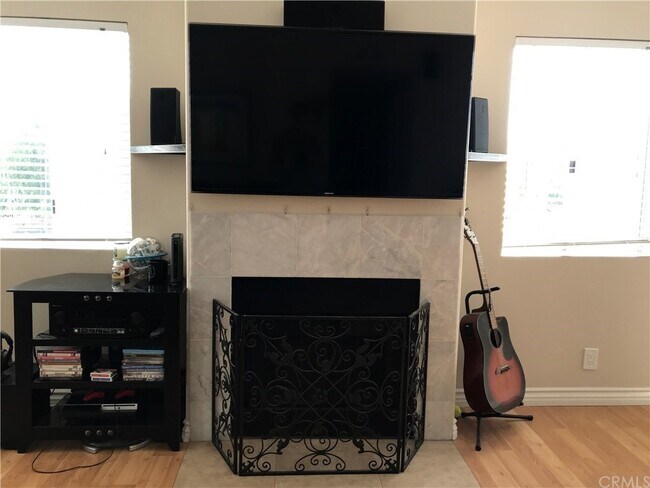 Building Photo - 1250 S Neveen Ln