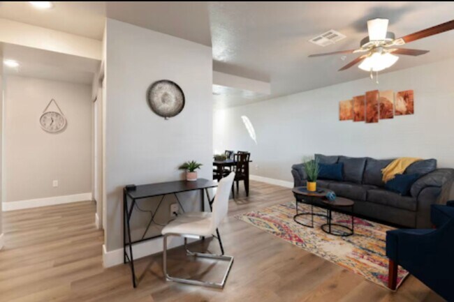 Building Photo - 310 W 2100 N