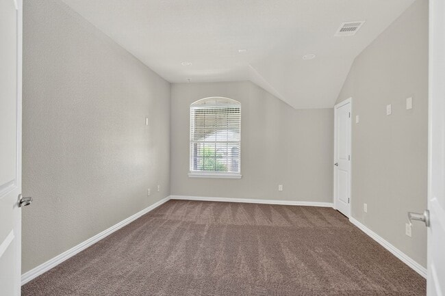 Building Photo - 1012 Summer Ln