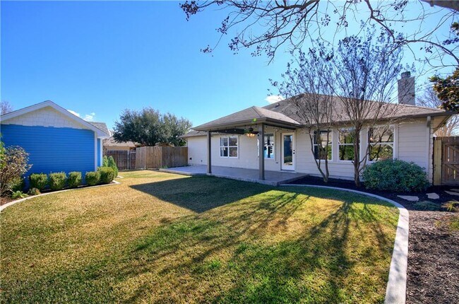 Building Photo - 129 Copperwood Loop