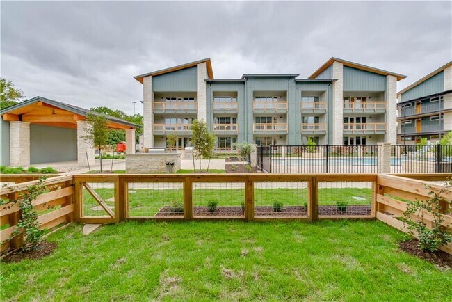 Building Photo - 4704 Sunset Trail