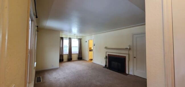 Building Photo - 1217 1/2-1220 1/2 N 26th St