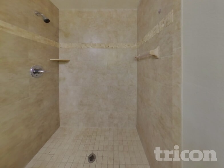 Building Photo - 4480 Glendas Meadow Dr