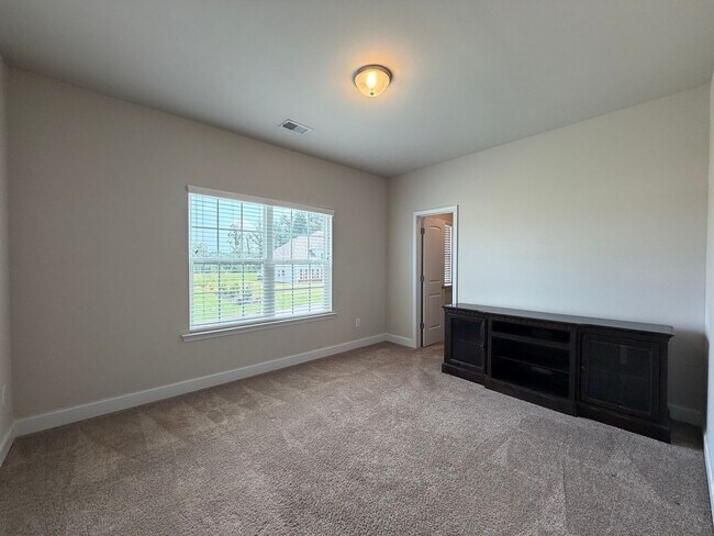 Building Photo - 61 N Village Cir