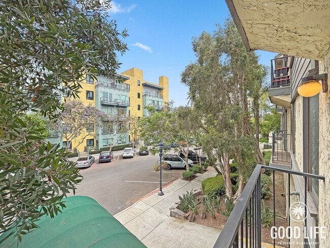 Building Photo - Inviting 1B/1.5BA Condo with Balcony in Cortez Hill