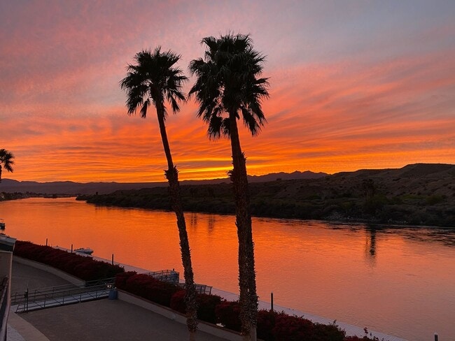 Building Photo - Affordable 2bed/2 bath Condo is Beautiful ...