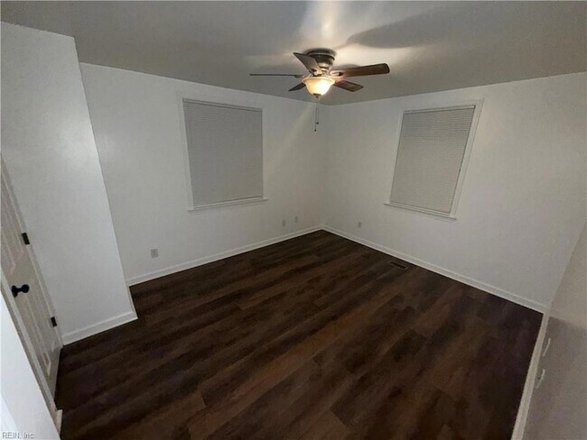 Building Photo - 3420 Scott St