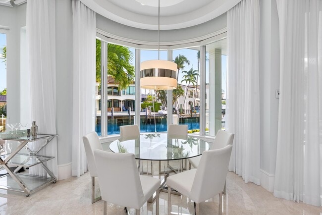 Building Photo - 863 Enfield St