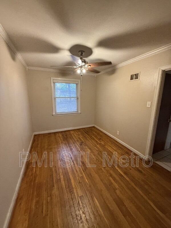 Building Photo - 9350 Duenke Dr